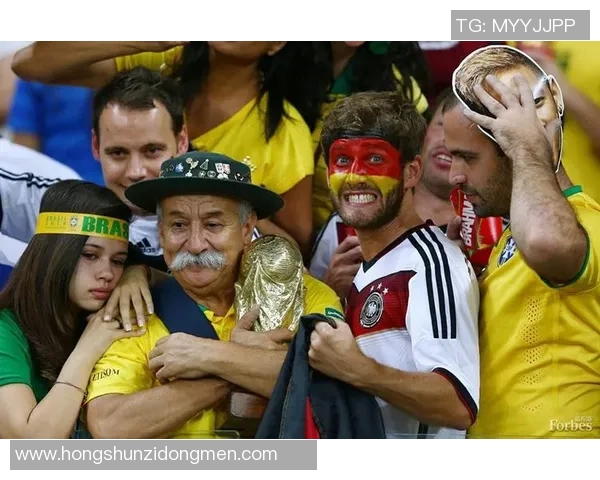 外国球星亲临赛场热情观赛 展现对足球的无限热爱与支持